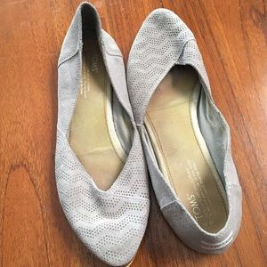 TOMS Grey Suede size 10 Flats